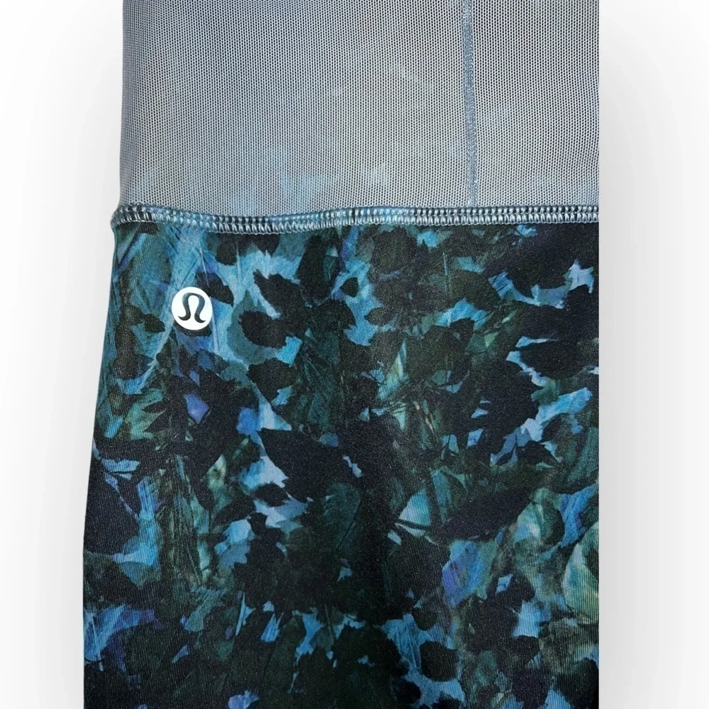 Lululemon Running In The City Tight 7/8 Blue Floral Mesh Reflective Leggings 4 S